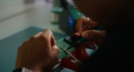 Auszubildende mit Azubicamper unterwegs Arbeitgeber Benefit Endress Hauser Recruitingfilm Azubicamper Szene auf der Straße Janne Kern, Film, Fotografie, Filmproduktion, Freiburg, Basel, Lörrach