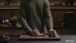 Horl 2 Rollschleifer Anwendung am Messer Produktdetail Handführung am Rollschleifer Bedienung erklärt Janne Kern, Film, Fotografie, Filmproduktion, Freiburg, Basel, Lörrach