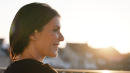 Cocktails auf der Dachterrasse Hotel Märthof Basel Restaurant Bohemia Telleranrichte im Service Janne Kern, Film, Fotografie, Filmproduktion, Freiburg, Basel, Lörrach