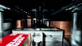 shuttle system advasolution kommissionierung im lager Janne Kern, Film, Fotografie, Filmproduktion, Freiburg, Basel, Lörrach